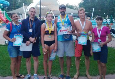 Призёры состязаний. Крайняя справа Юлия Головина